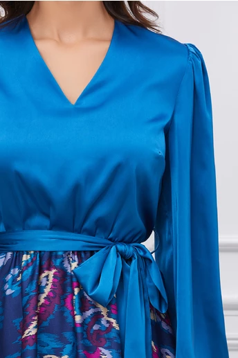 Rochie Dy Fashion albastra cu imprimeu rosu pe fusta si cordon in talie