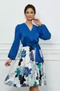 Rochie Dy Fashion albastra cu imprimeuri florale pe fusta si cordon in talie