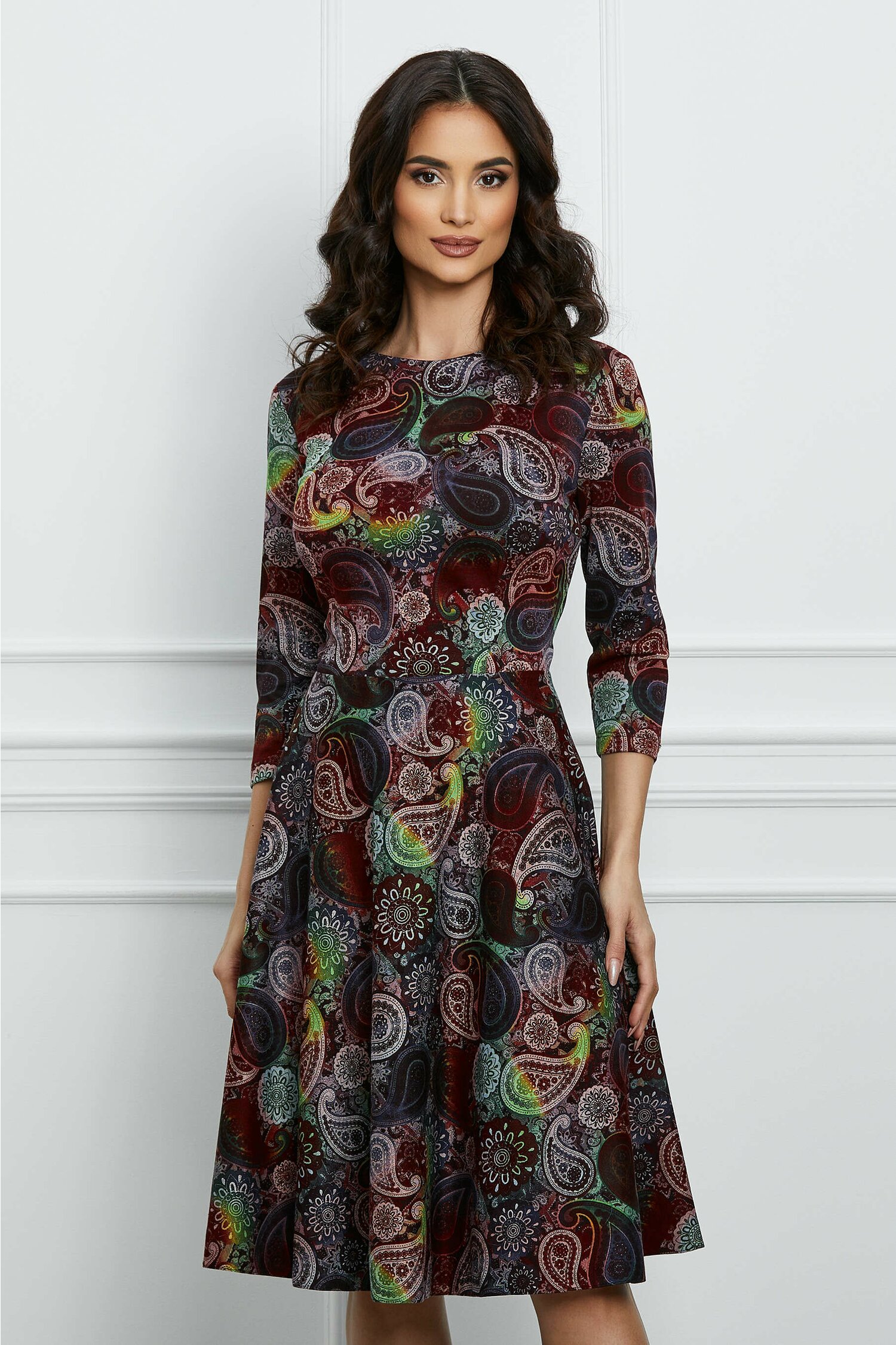 Rochie Dy Fashion bordo clos din jerse cu imprimeuri diverse