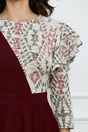 Rochie Dy Fashion bordo cu imprimeu ivory si volan la bust