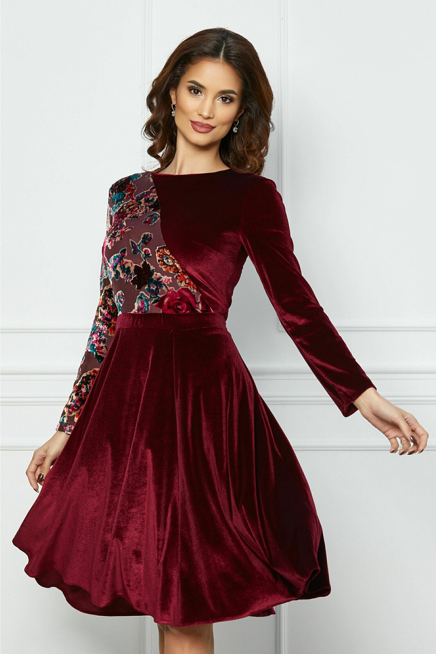 Rochie bordo din catifea cu flori si tull la bust - Rochii-Dama.ro