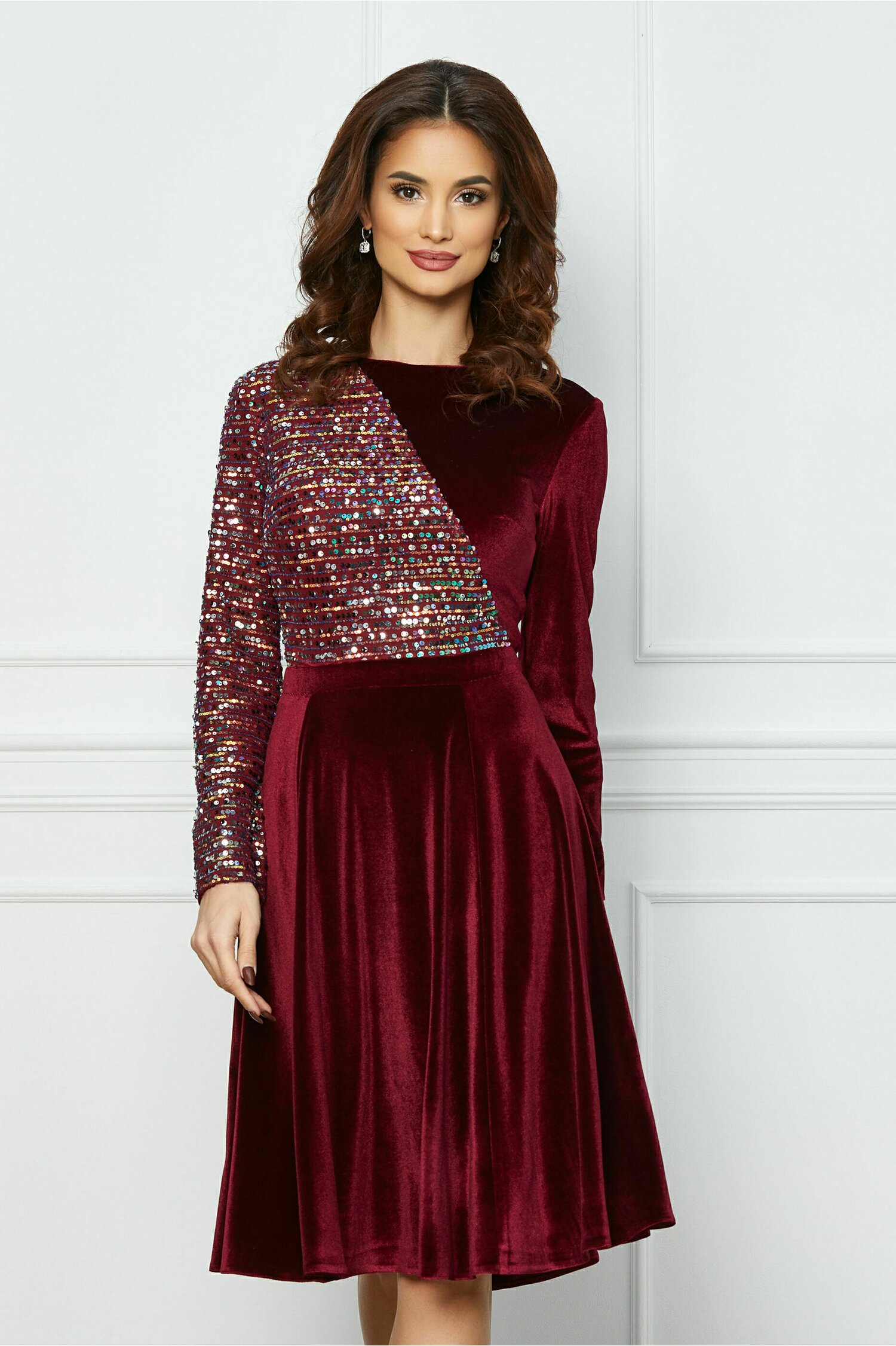 Rochie bordo din catifea cu paiete la bust - Rochii-Dama.ro