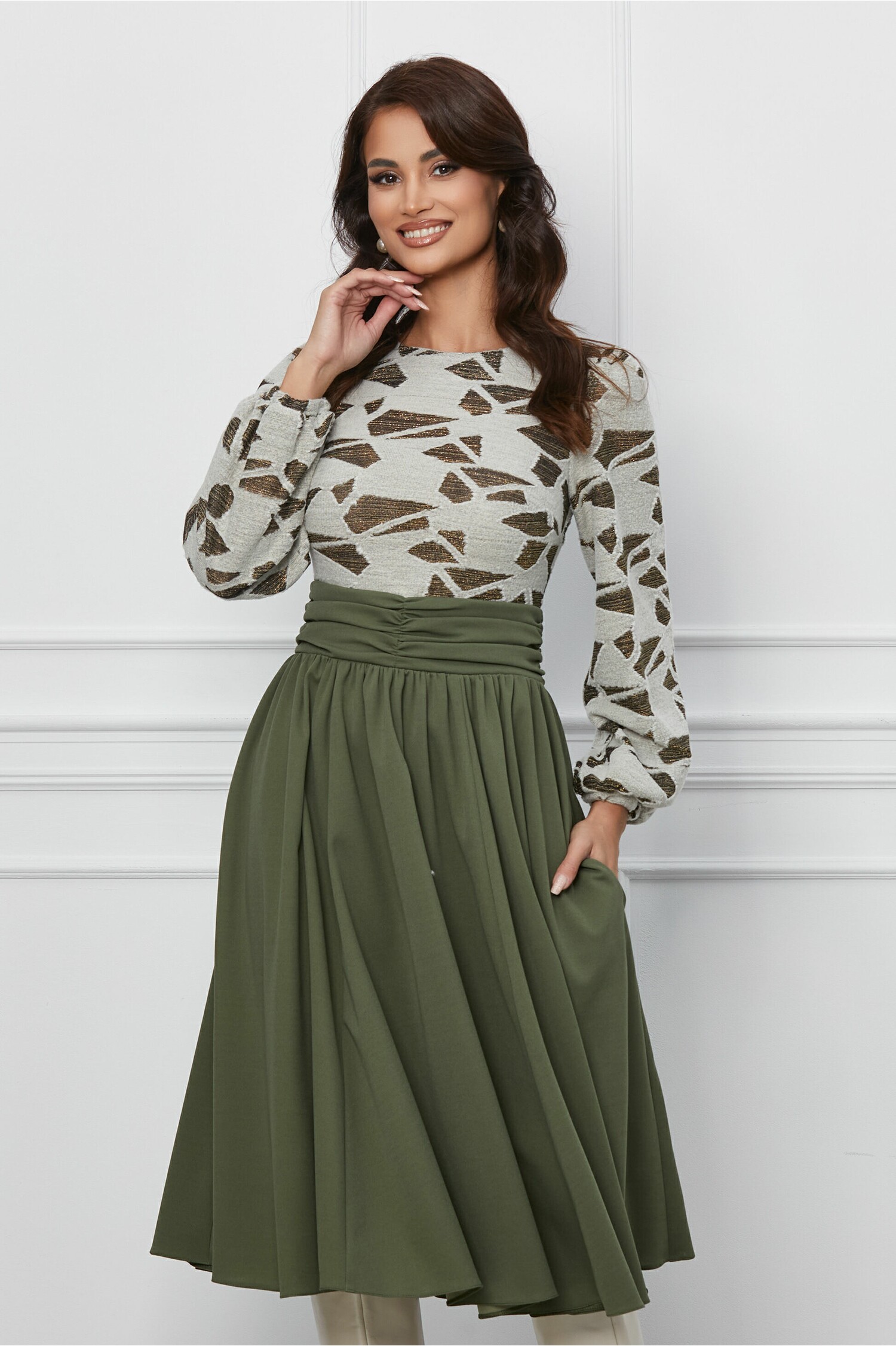 Rochie Dy Fashion kaki cu imprimeuri la bust