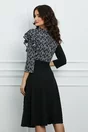 Rochie Dy Fashion neagra cu imprimeu alb si volan la bust
