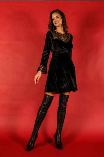Rochie Dy Fashion neagra din catifea cu bust si mansete din dantela