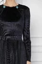 Rochie Dy Fashion neagra din catifea cu nasturi la bust