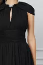 Rochie Dy Fashion neagra din voal cu accesoriu la decolteu