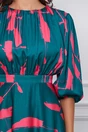 Rochie Dy Fashion verde din satin cu imprimeu fucsia si pliuri la bust