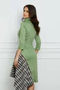 Rochie Dy Fashion verde fistic cu carouri la baza si lungime asimetrica