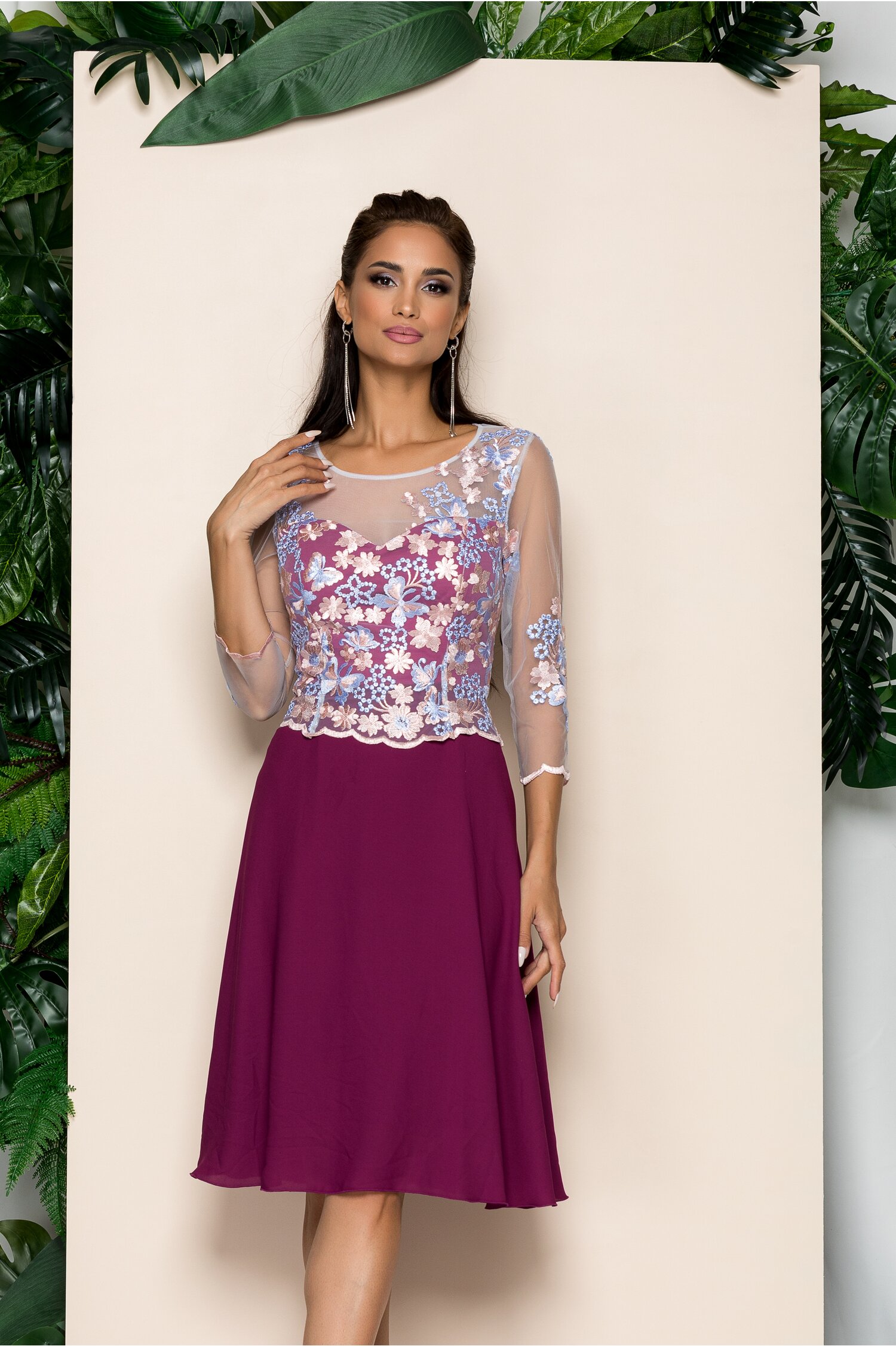 Rochie Iarina mov cu broderie florala bleu