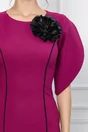 Rochie LaDonna magenta cu benzi negre si accesoriu floare maxi