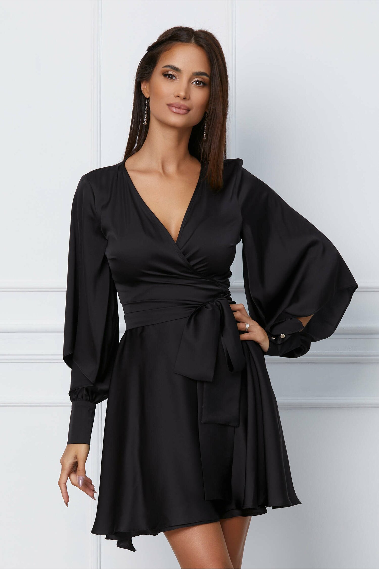 Rochie LaDonna neagra scurta petrecuta
