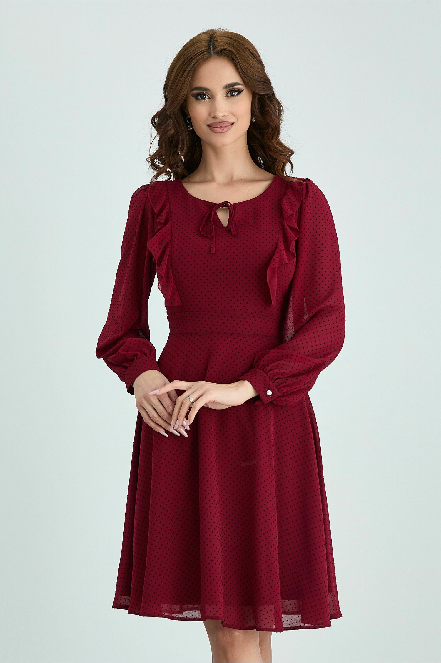 Rochie Lariss bordo cu buline si volanase
