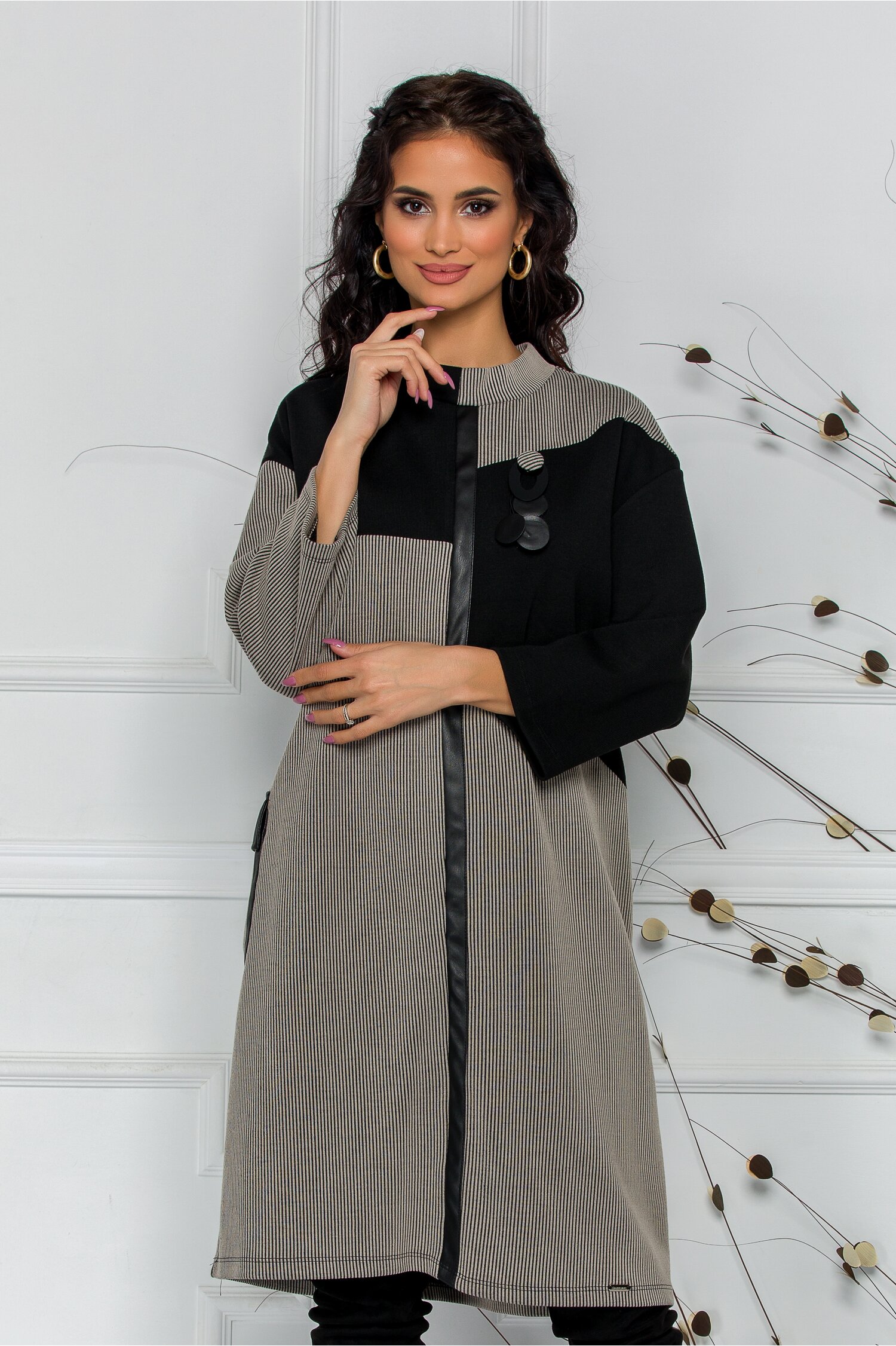 Rochie Lidia neagra cu dungi bej