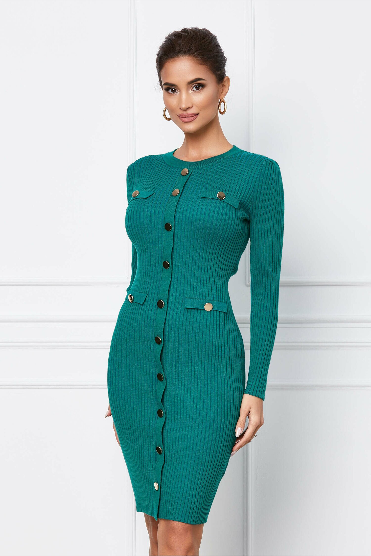 Rochie verde din tricot cu nasturi decorativi - Rochii-Dama.ro