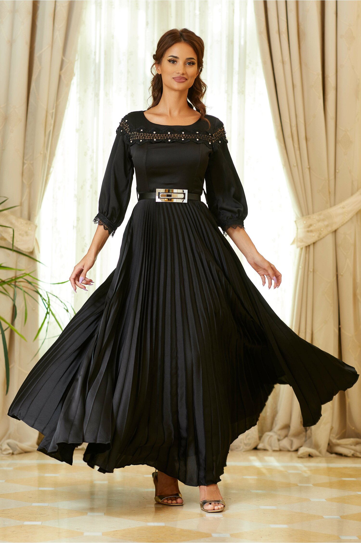 Rochie Maria lunga neagra cu fusta plisata