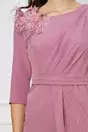 Rochie MBG roz cu aplicatie florala maxi pe umar