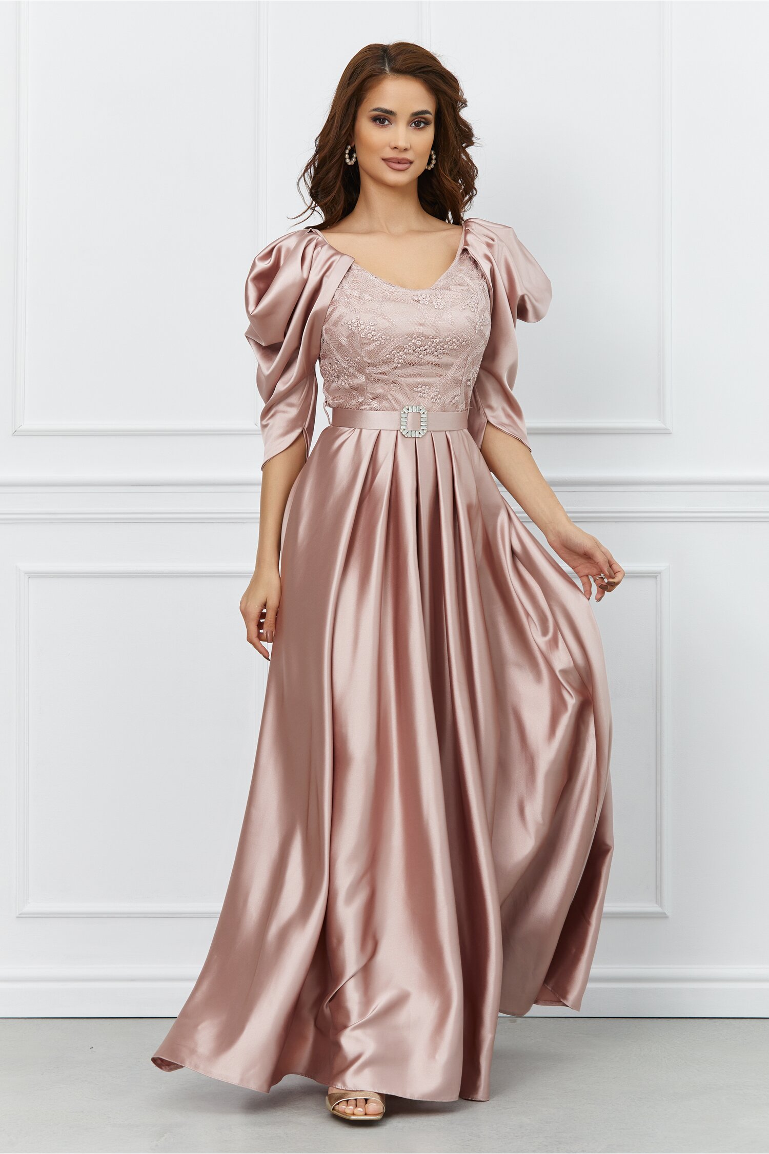 Rochie Minodora roz cu maneca lunga decupata la umeri