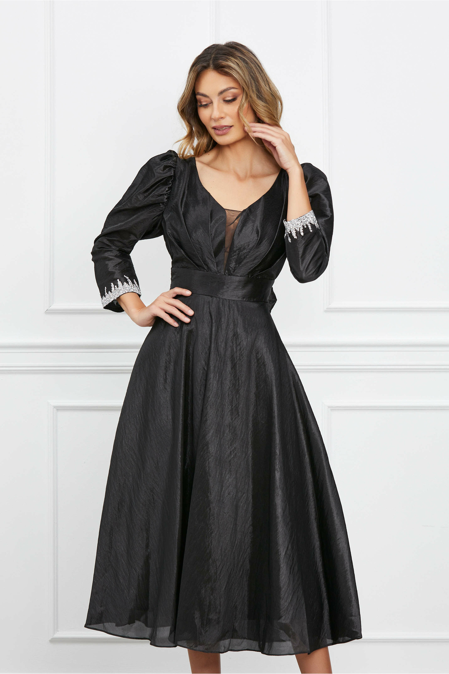 Rochie Mirabela neagra din organza cu strasuri la maneci