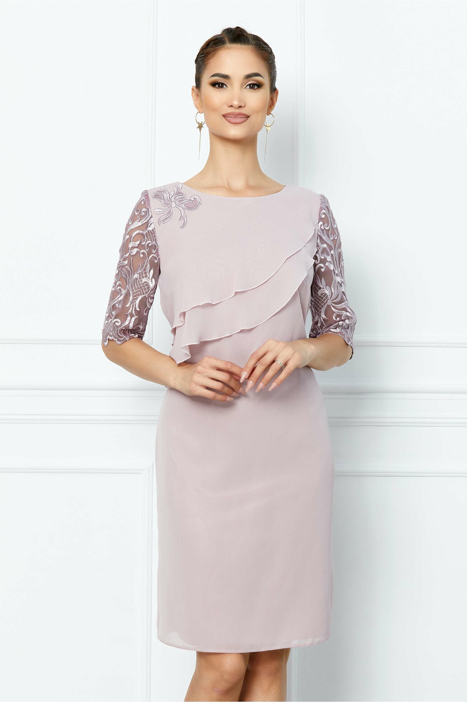 Rochie Mirabella roz cu broderie pe maneci
