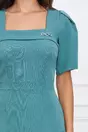 Rochie Moze bleu cu pliuri pe fusta si accesoriu metalic pe bust