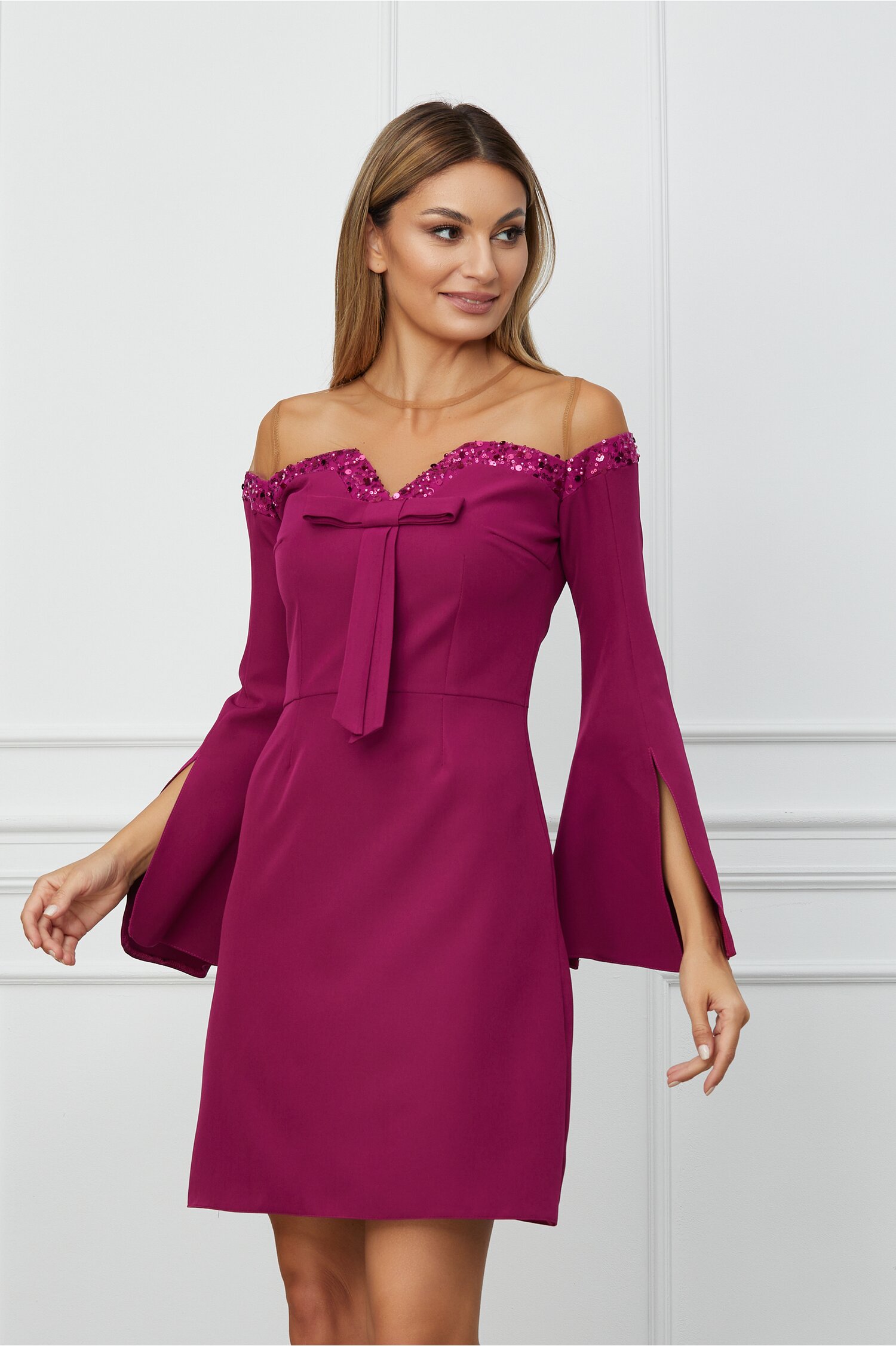 Rochie de ocazie magenta cu paiete si funda la bust