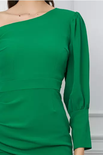 Rochie Moze verde cu pene la baza si lungime asimetrica