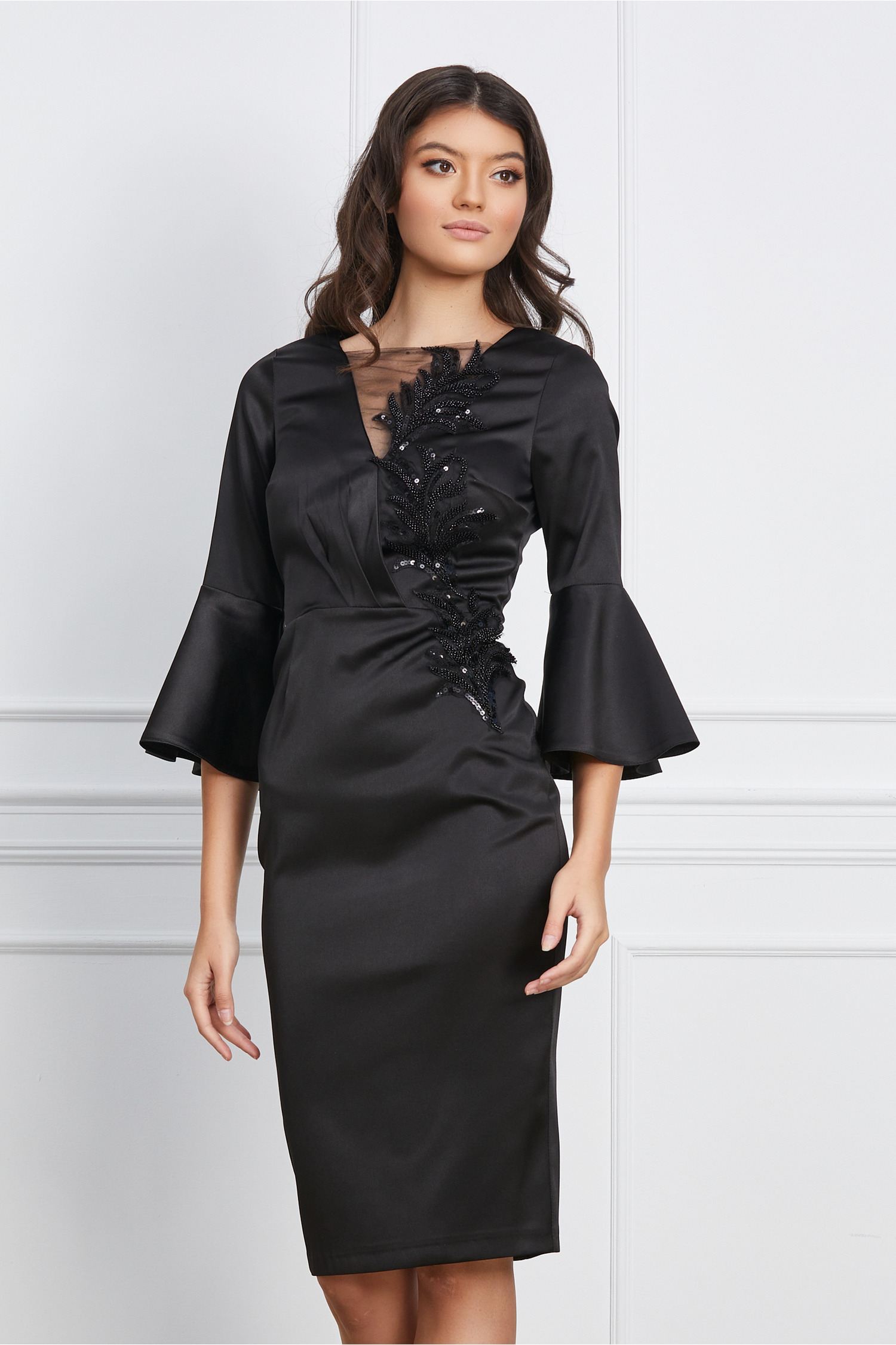 Rochie neagra cu broderie din margele si paiete