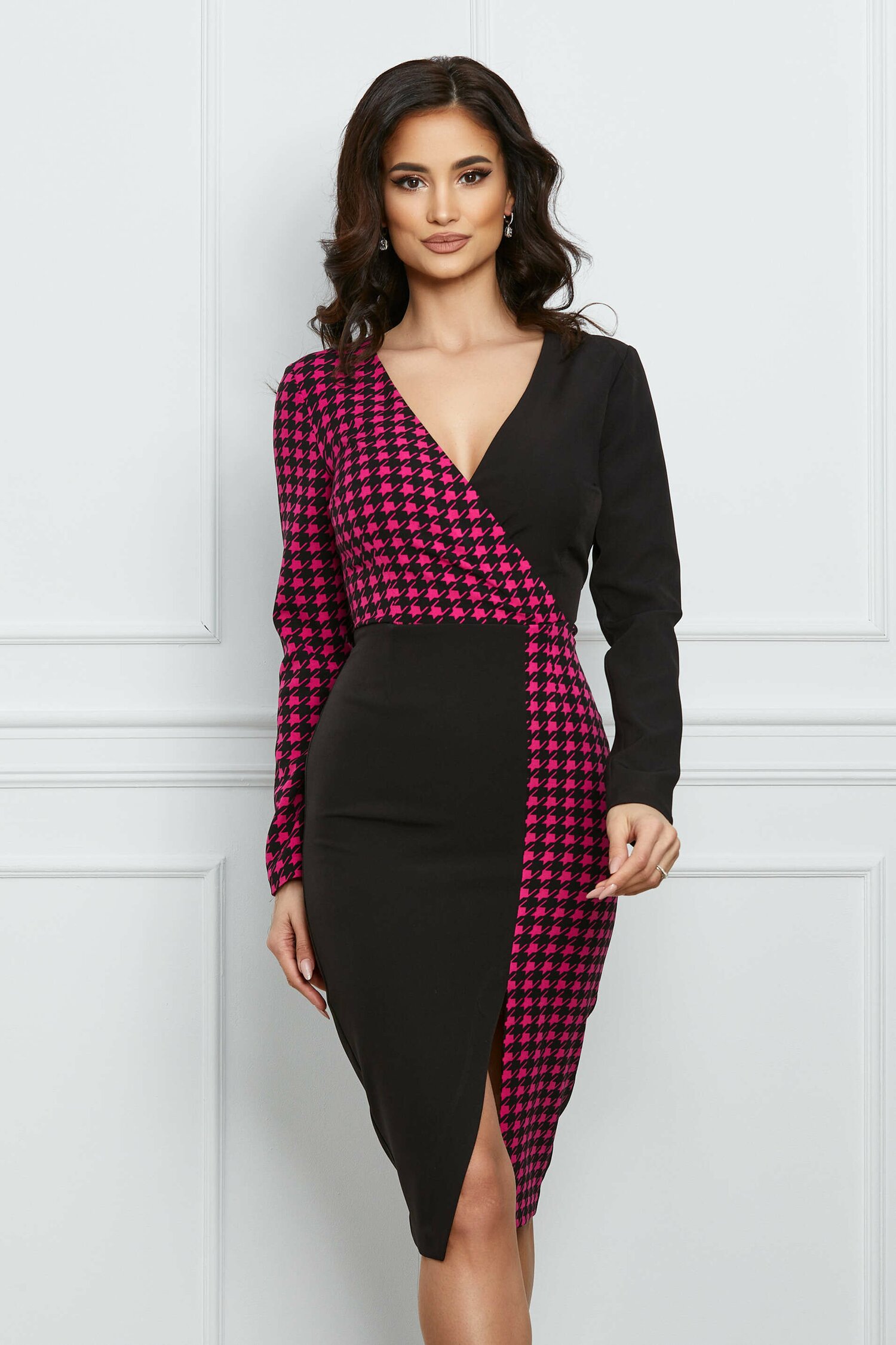 Rochie office din stofa neagra cu imprimeu picior de cocos fucsia