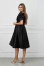Rochie neagra cu umeri bufanti si broderie in talie