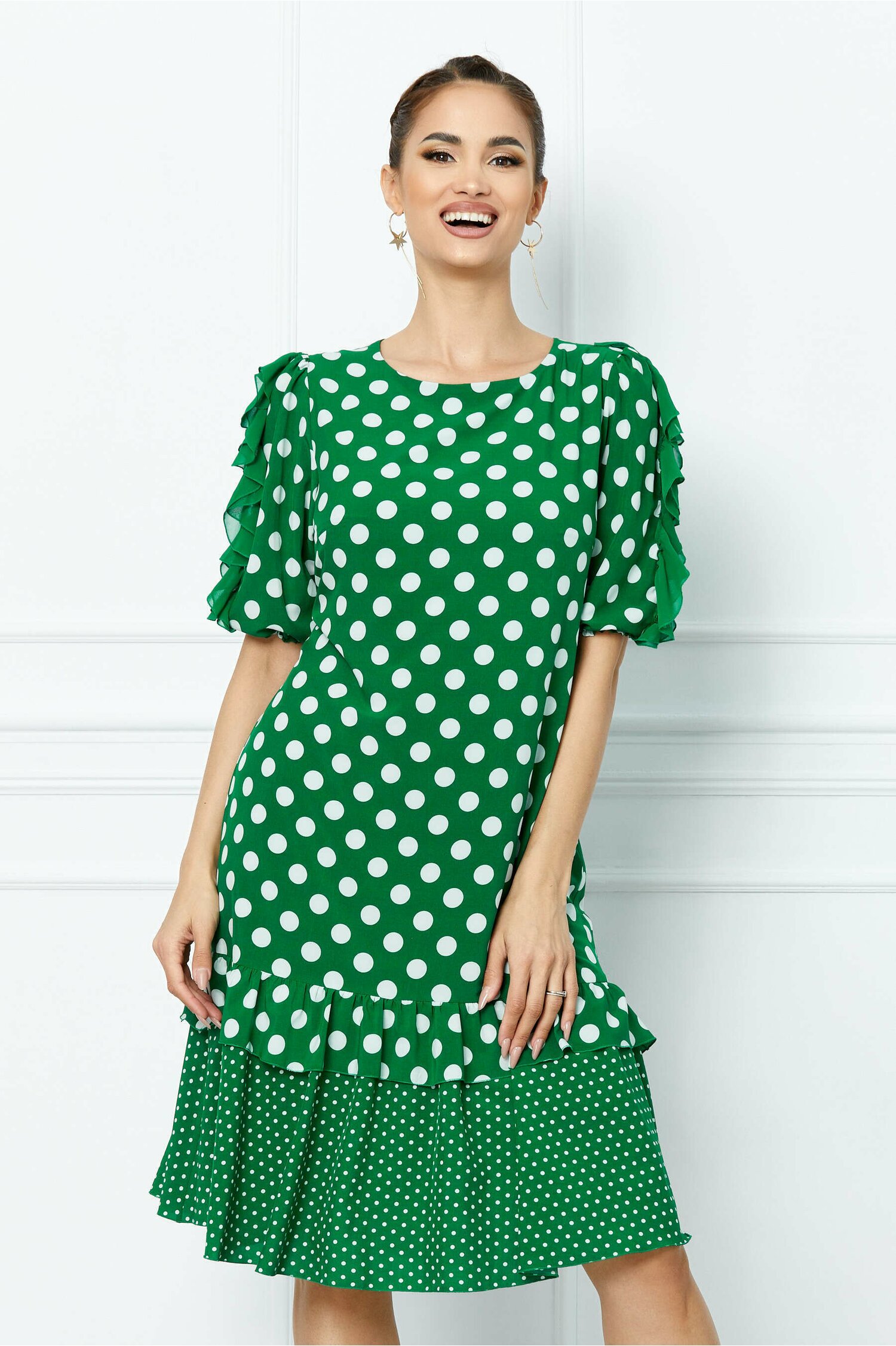 Rochie Samira verde cu buline si volanase