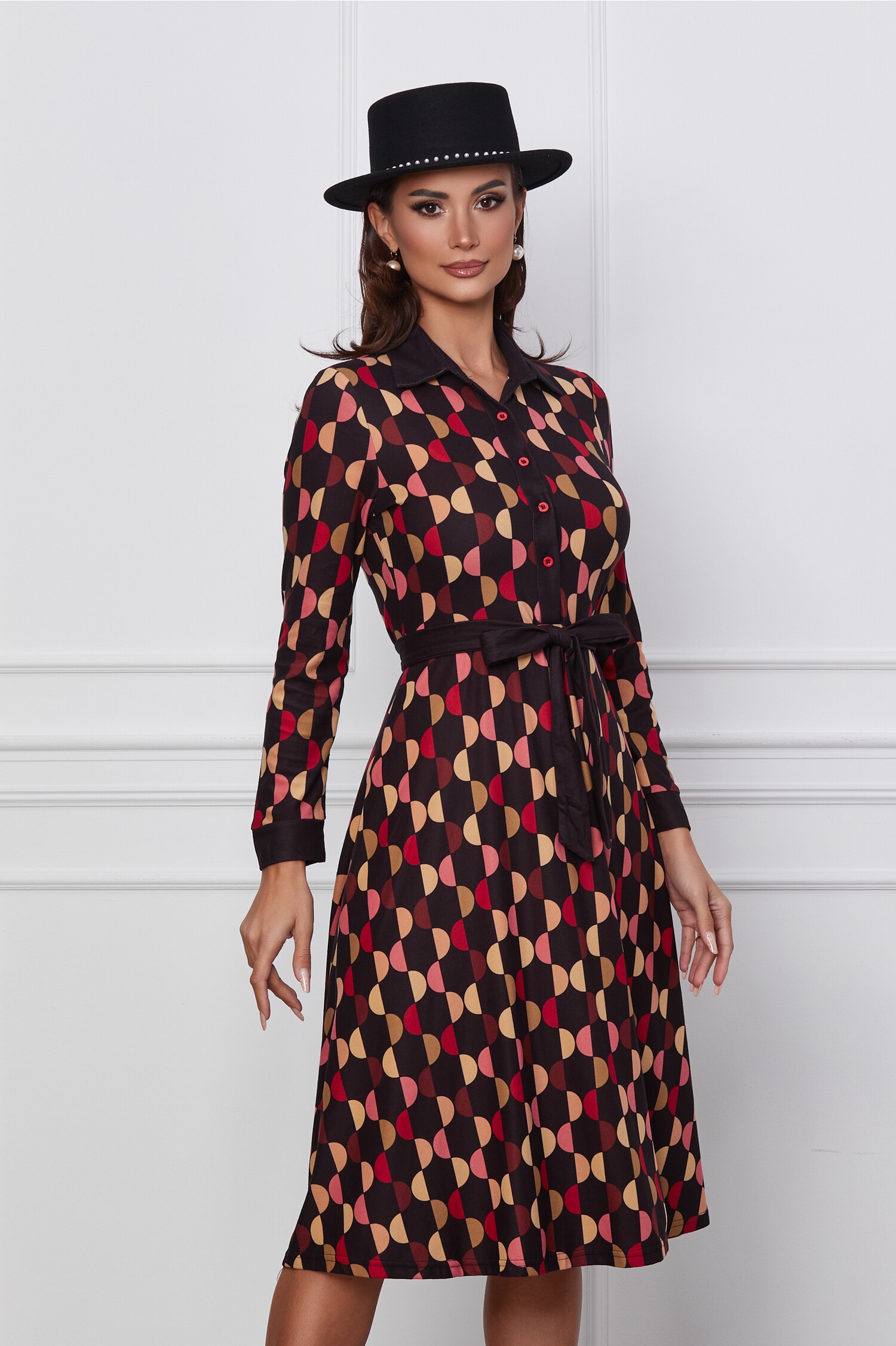 Rochie Sorana neagra cu buline somon