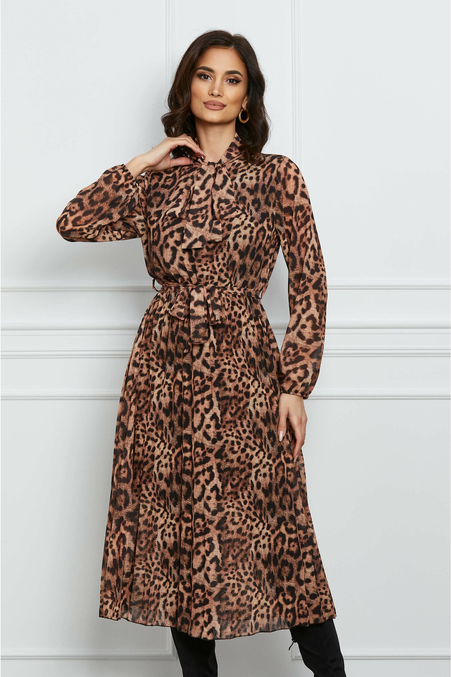 Rochie Sorina plisata maro cu animal print si cordon in talie - Rochii-Dama.ro