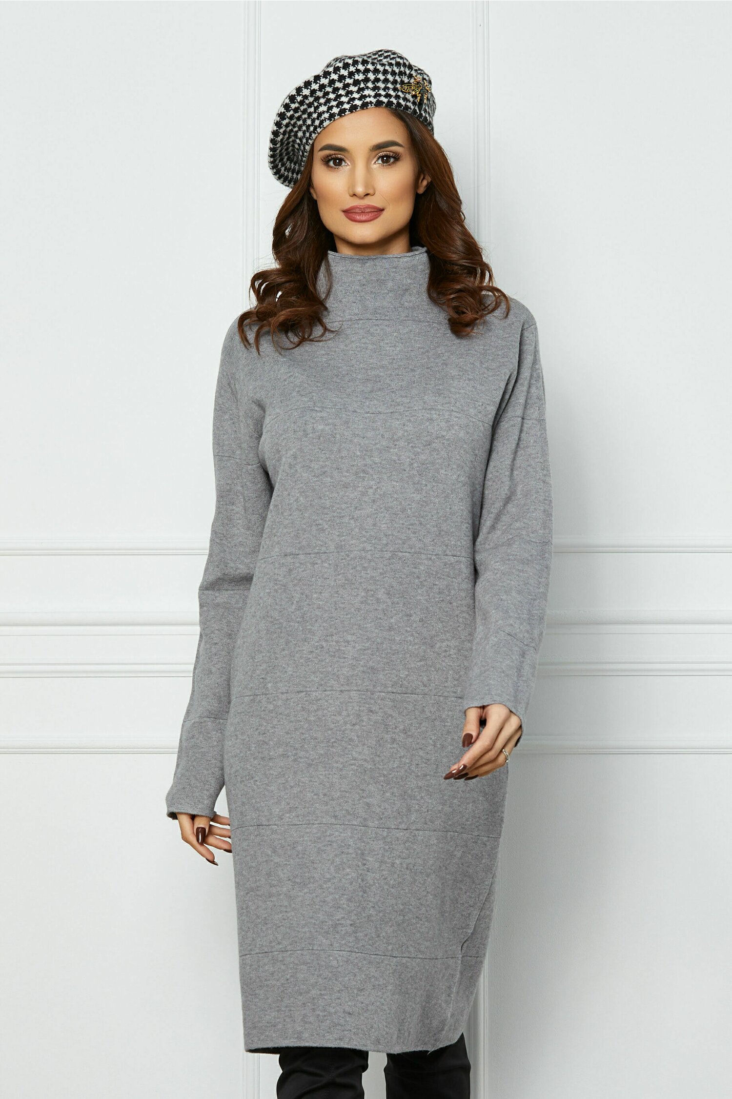 Rochie Tania gri din tricot cu dungi discrete