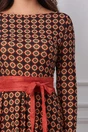 Rochie Tania neagra cu imprimeu caramiziu si cordon in talie