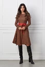 Rochie Tania neagra cu imprimeu caramiziu si cordon in talie