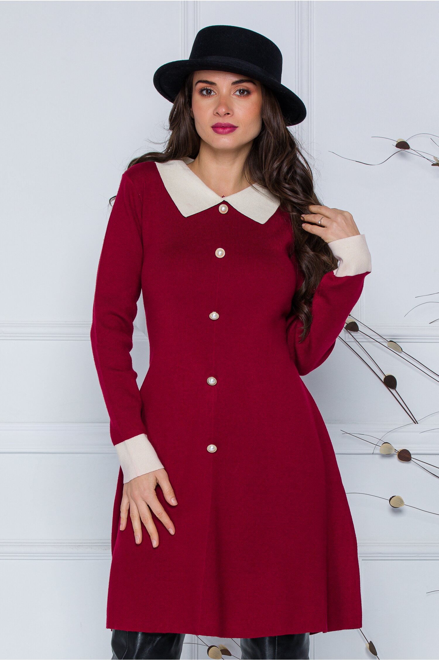 Rochie Tara bordo cu guler si nasturi la bust