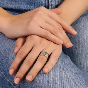 Голям зелен капка сребърен пръстен