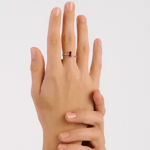 Овален червен скъпоценен камък сребърен пръстен