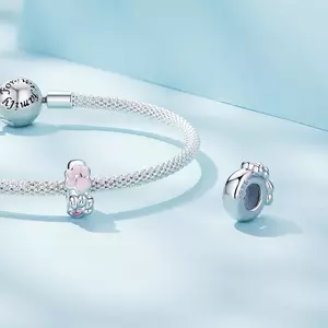 Розов искрящ лапа сребърен талисман