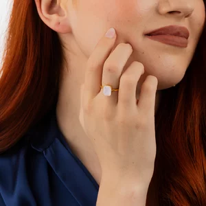 Сребърен пръстен Golden Rectangle Moonstone Elegance