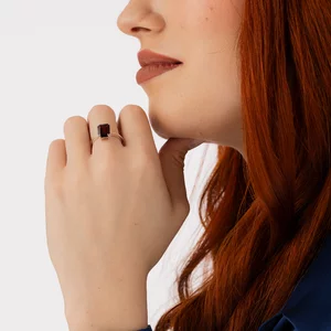 Сребърен пръстен Silver Rectangle Garnet Elegance