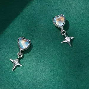 Сребърни обеци с морско кристално сърце