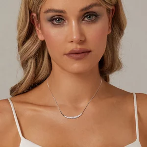 Сребърно колие Delicate Crystals
