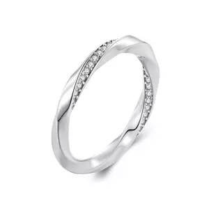 Усукана кристална лента сребърен пръстен