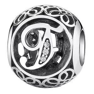 Ezüst talizmán F betűvel