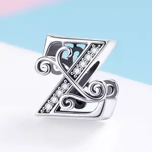 Ezüst talizmán Z betűvel a történetből