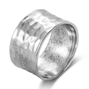 Inel din argint Hammered Band