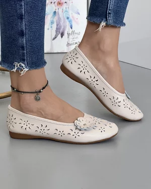 Balerini Bej Piele Naturala Cu Model Perforat Si Floare Aplicata VK2014-20