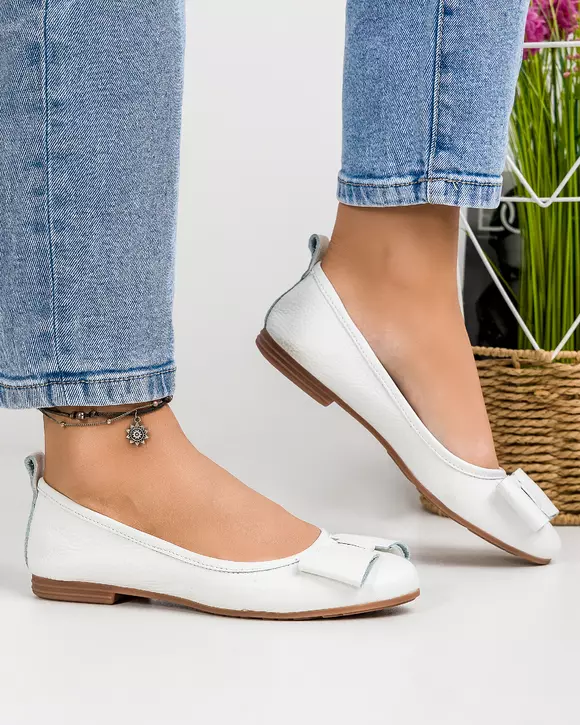 Balerini dama piele naturala albi cu fundita si inchidere slip-on BA003